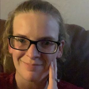 Meet your Posher, Leanna